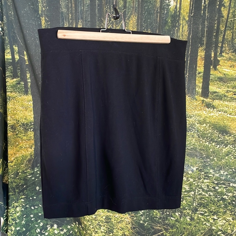 Joseph Ribkoff stretchy pencil skirt with lining